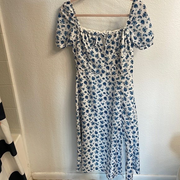 Dresses & Skirts - Floral Dress w/ slit S BRANDLESS